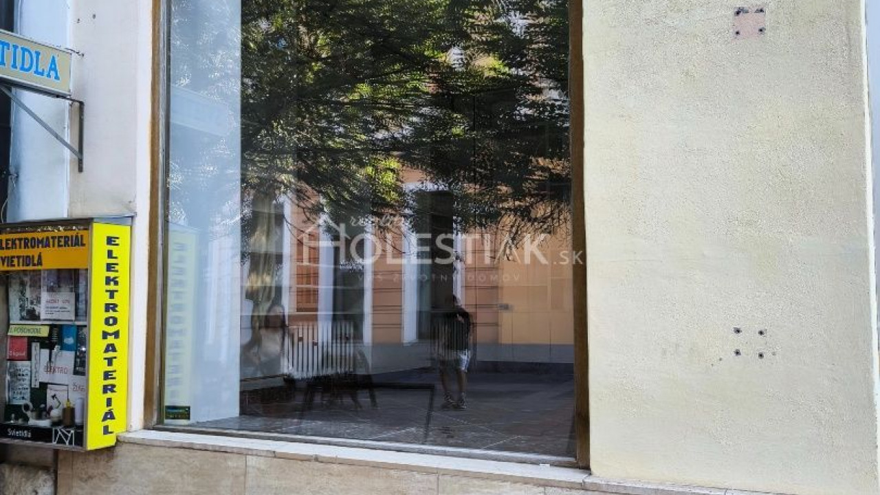 Zvýhodnená cena - Dám do prenájmu obchodné priestory, centrum Žilina, Národná