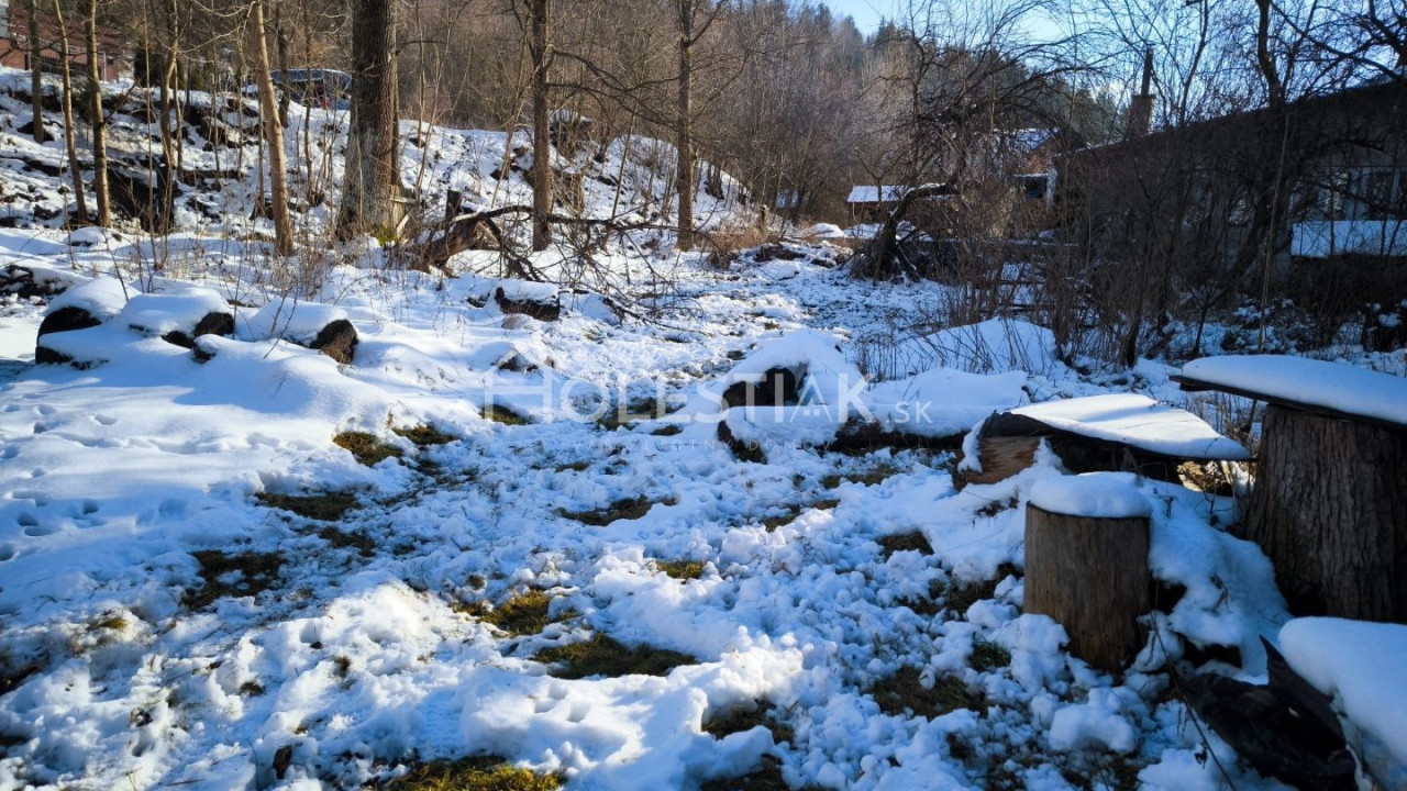 Odporúčané - Predám exkluzívne stavebné pozemky v centre, Staškov